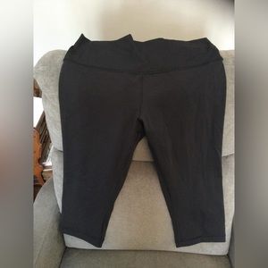 lululemon cropped capri black high waisted leggings size 12